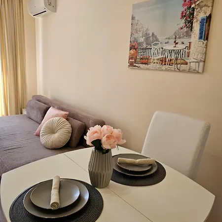 Apartament Near The Sea With Parking Primorsko