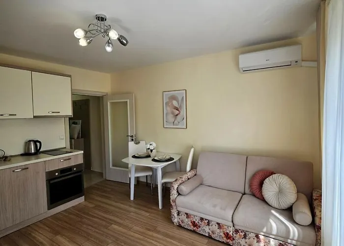 Apartment Near The Sea *